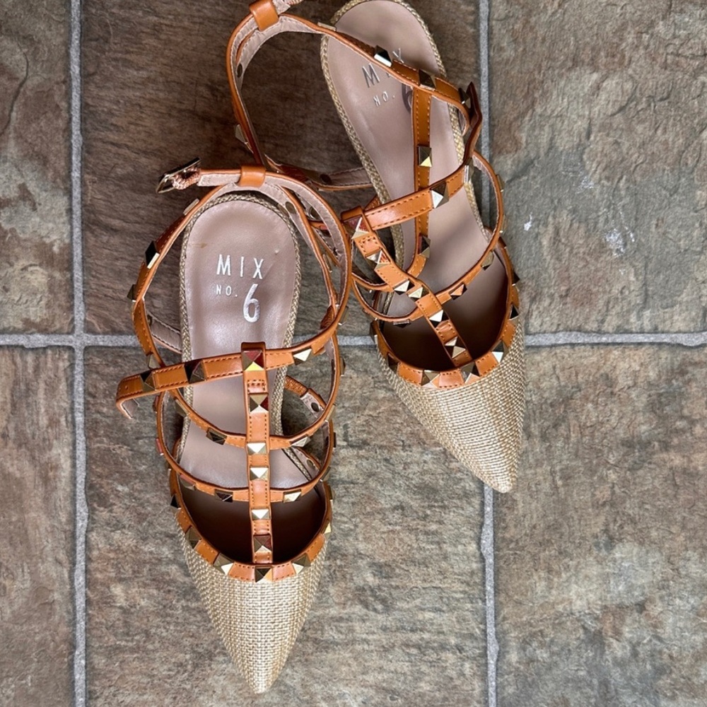 Mix No. 6 Tan and Gold Strappy Heels - Picture 6 of 10
